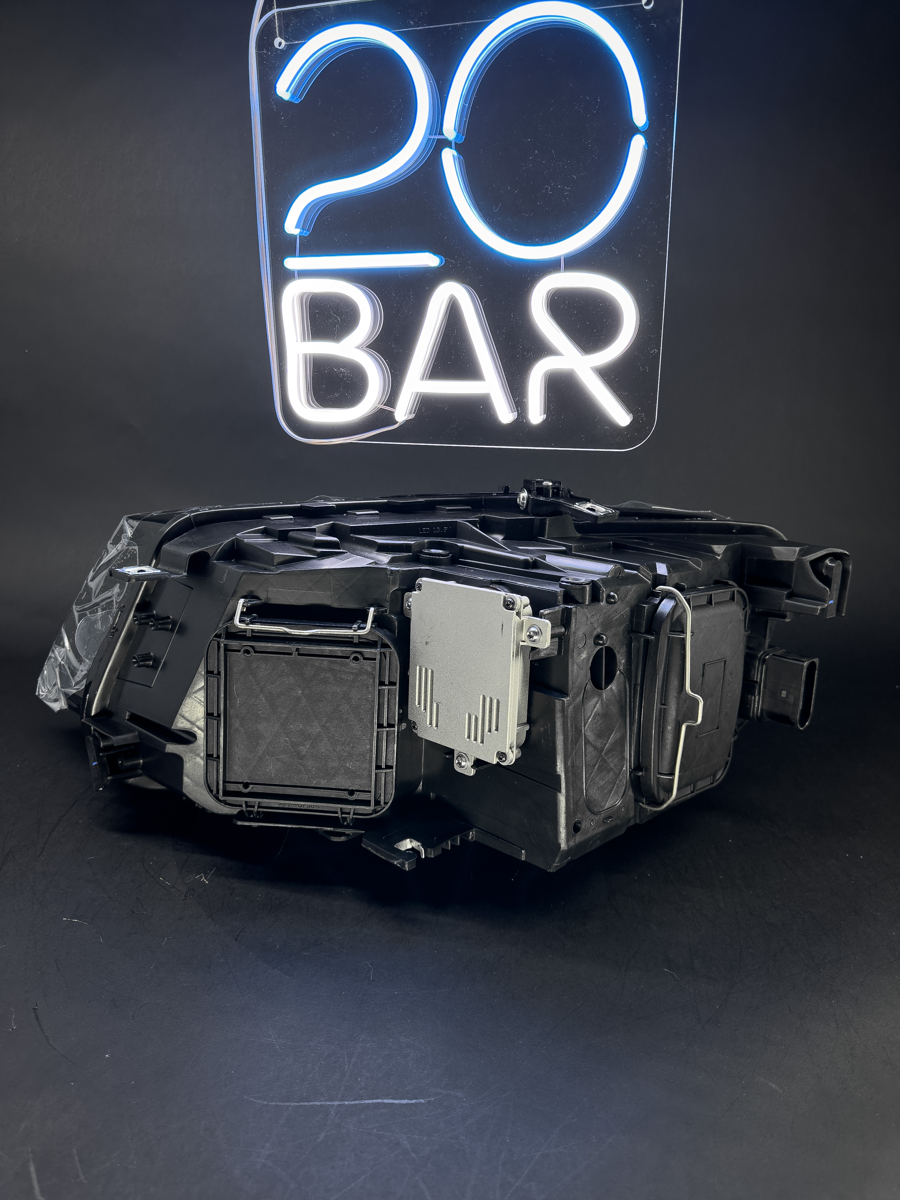 Левая фара для Audi Q5 8R дорестайлинг (2008 - 2012) в интернет магазина 20BAR.