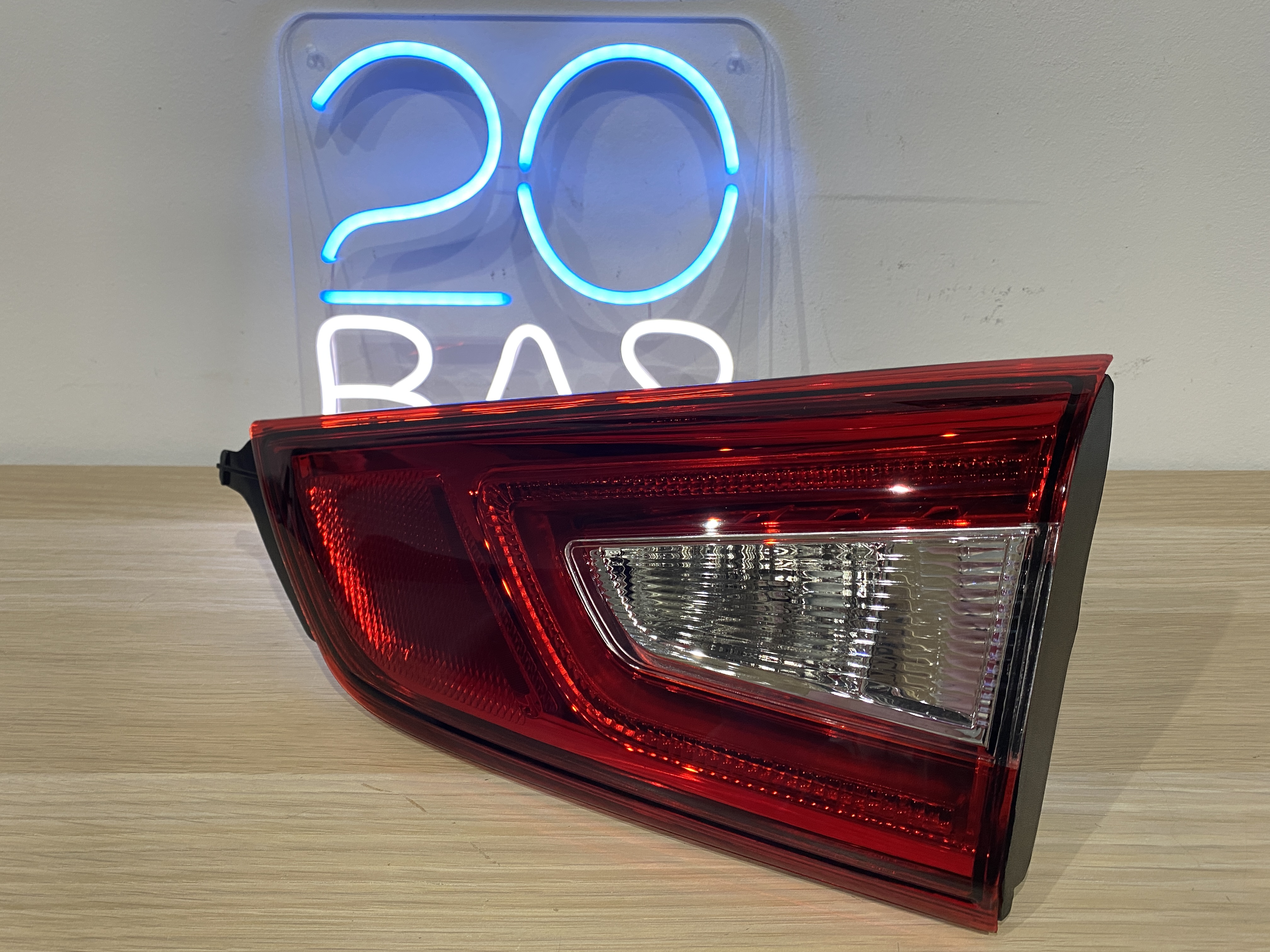 Задний правый внутренний фонарь LED для Nissan Qashqai J11 рестайлинг (2017 - 2023) в интернет магазина 20BAR.