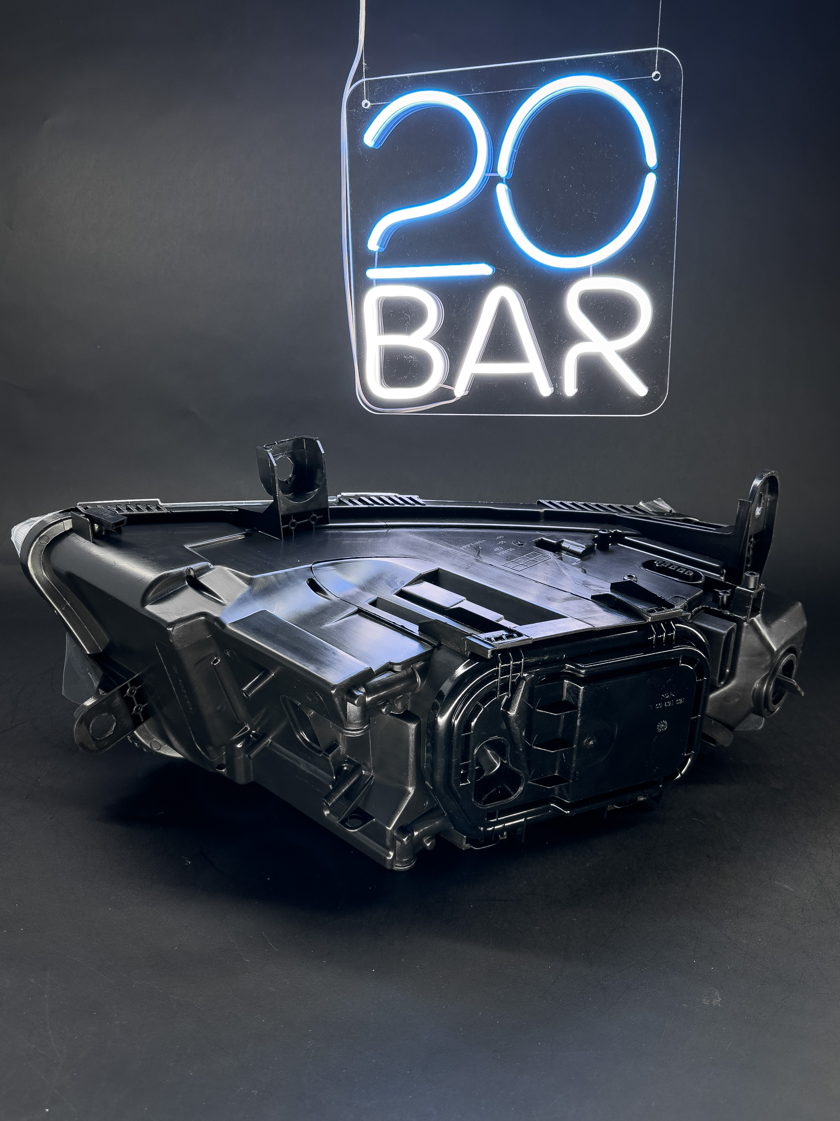 Правая фара для Audi A6C6 дорестайлинг (2004 - 2008) в интернет магазина 20BAR.