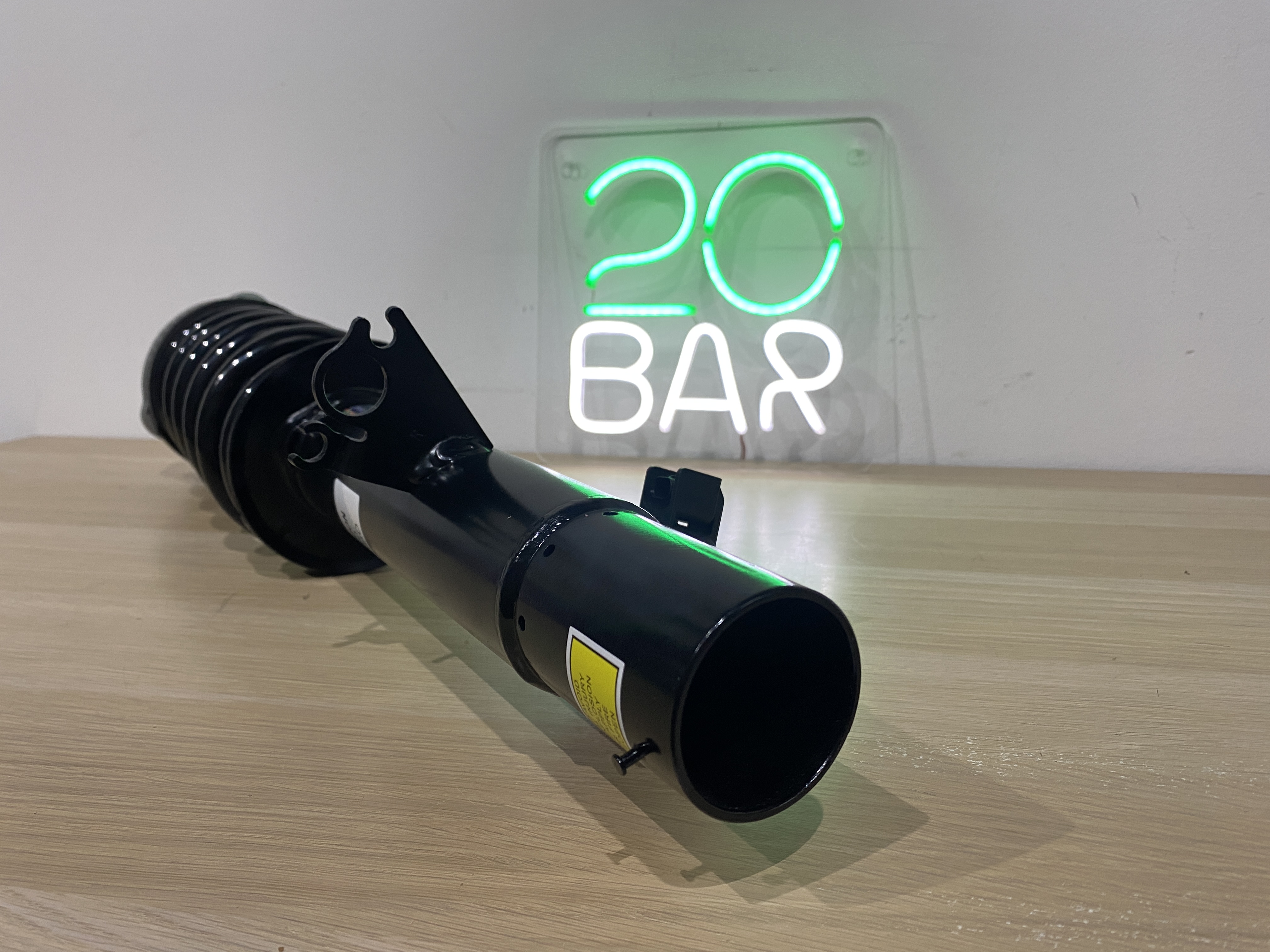 Передний правый амортизатор в сборе для BMW X7 G07 в интернет магазина 20BAR.
