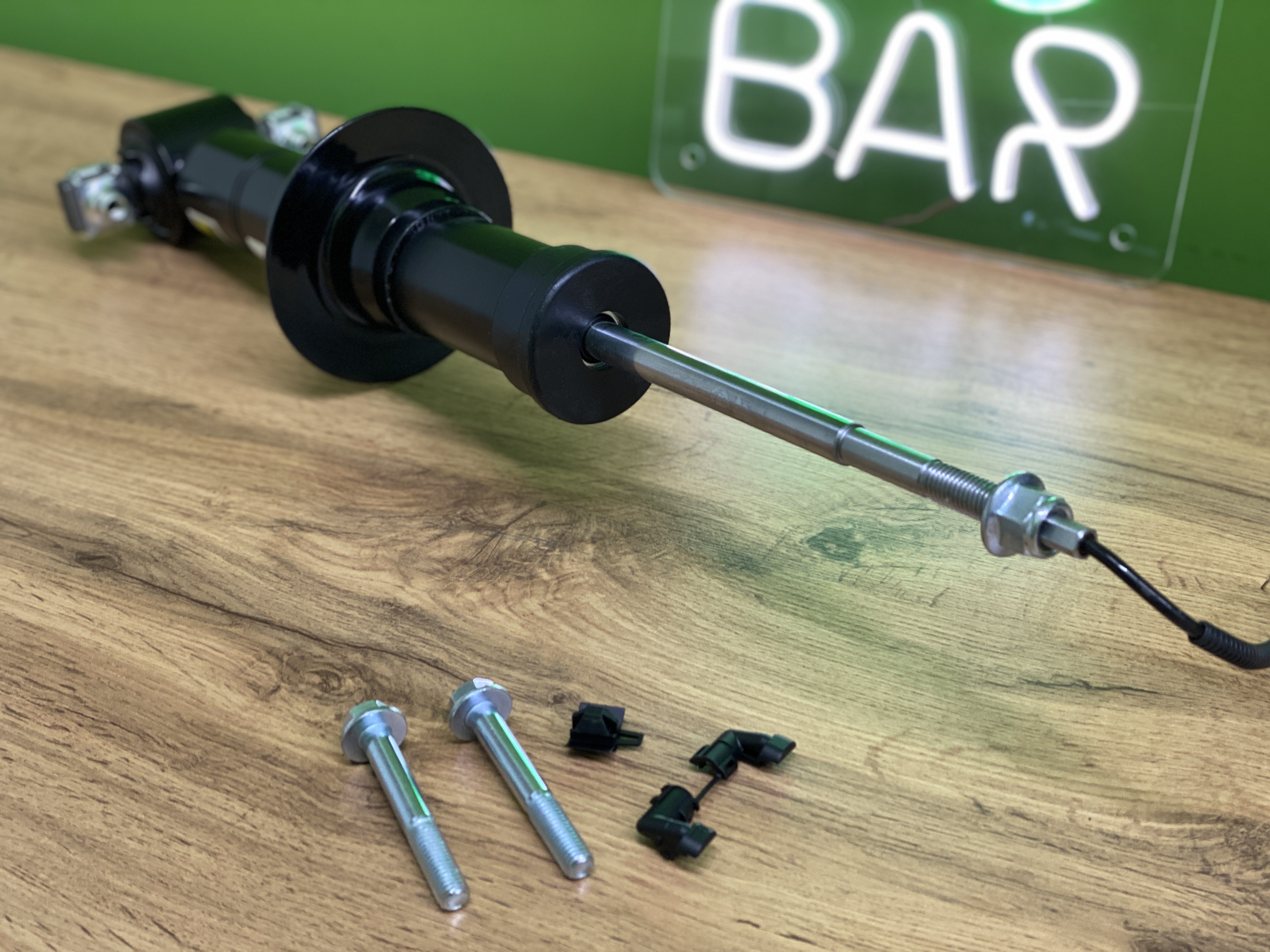 Амортизатор передний Chevrolet Tahoe K2UC Magnetic Ride без пружины R=L в интернет магазина 20BAR.