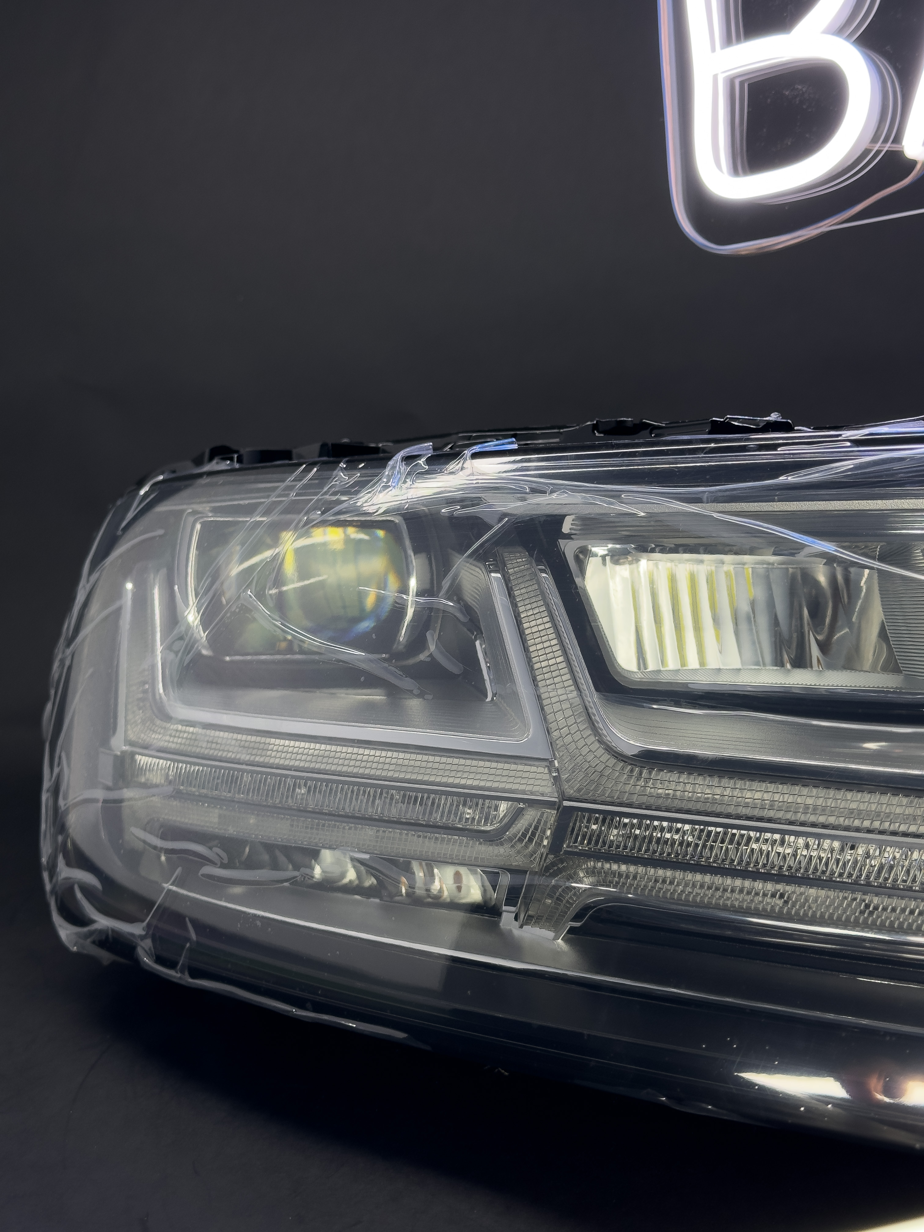Правая фара для Audi Q7 4M дорестайлинг (2015 - 2019) в интернет магазина 20BAR.