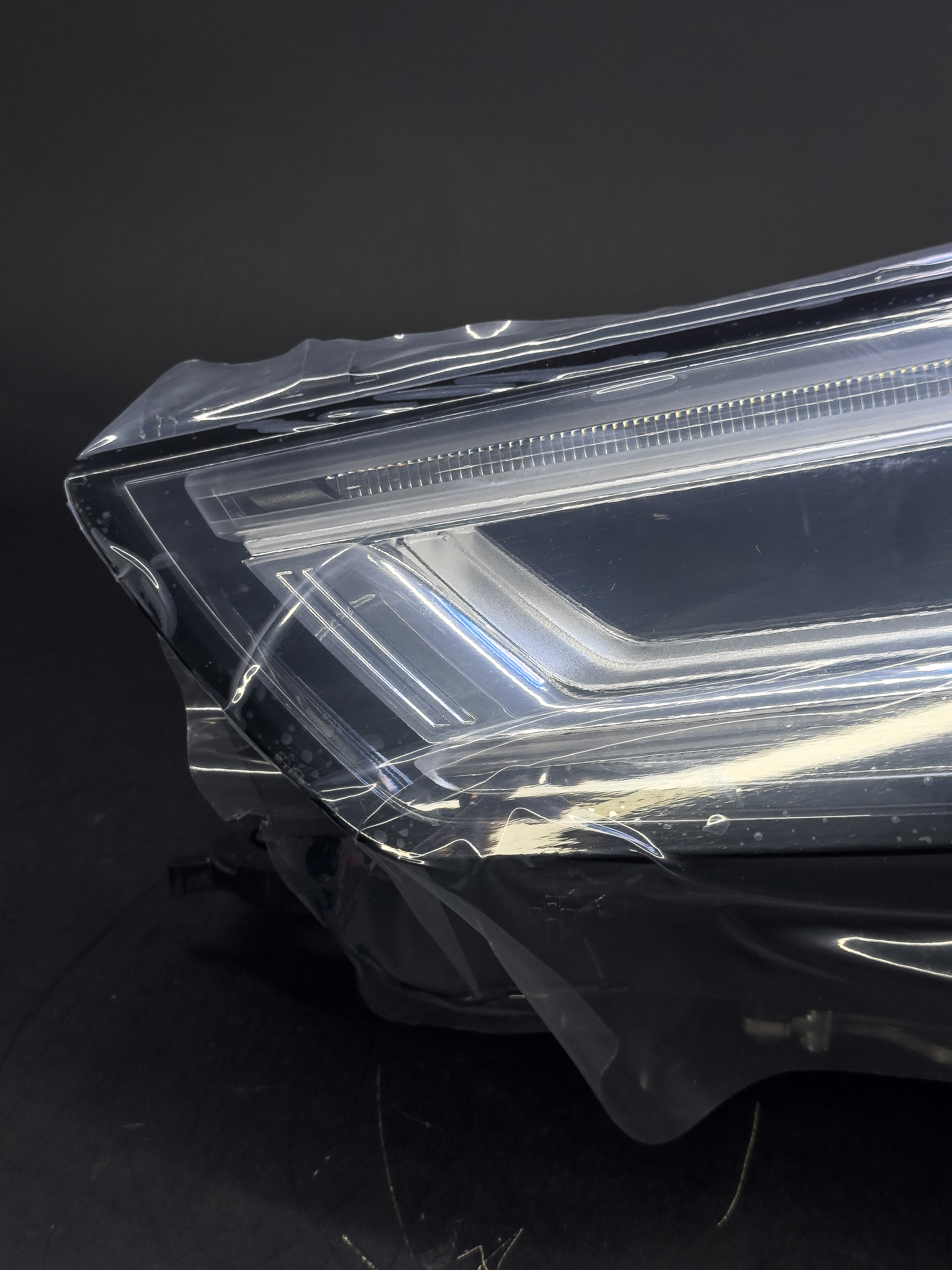 Левая фара LED для Audi A4B9 дорестайлинг (2015 - 2020) в интернет магазина 20BAR.