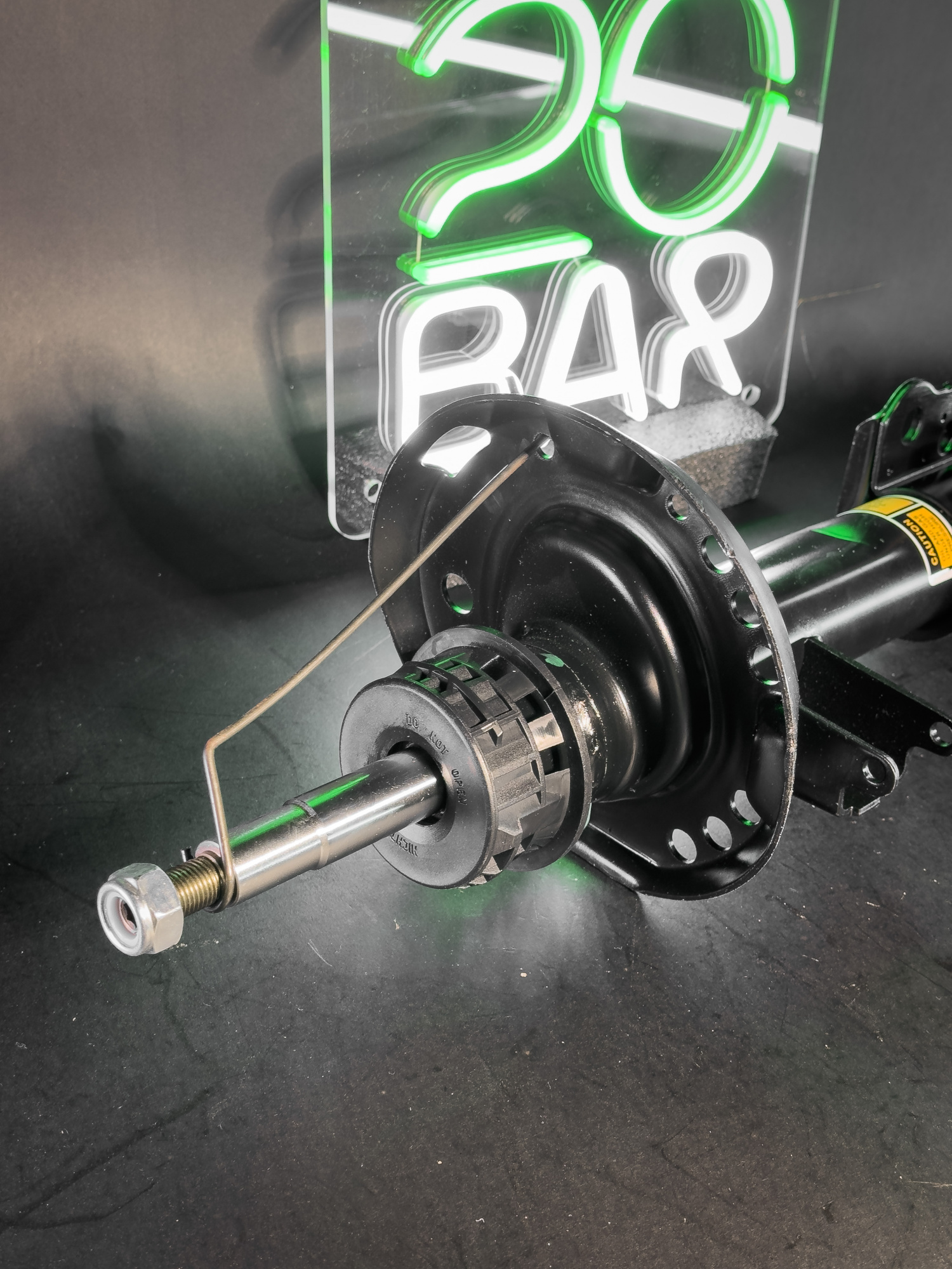 Передний правый амортизатор 20bar для GLA X156 (2013 - 2020) в интернет магазина 20BAR.