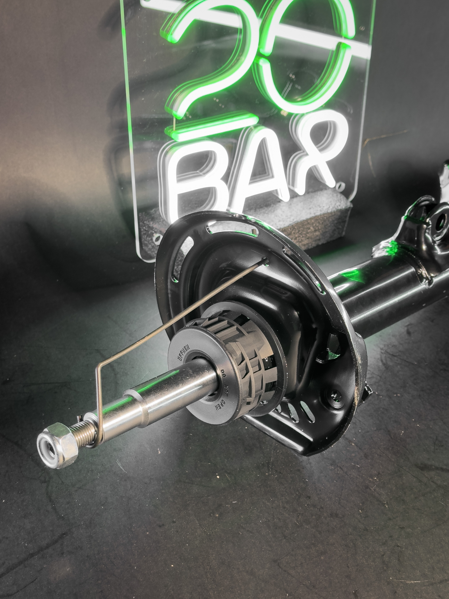 Передний амортизатор 20bar для Mercedes-Benz C-class W204 (2006 - 2015) в интернет магазина 20BAR.
